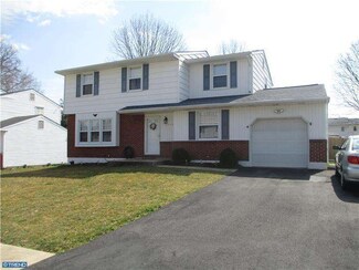 2324 Smiths Ln, Wilmington, DE 19810