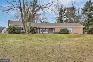 130 W Madison St, Mohnton, PA 19540