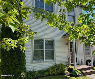8 Stanley Dr Unit A-4, Great Barrington, MA 01230