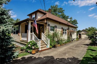 9 Brandel Ave, Lancaster, NY 14086