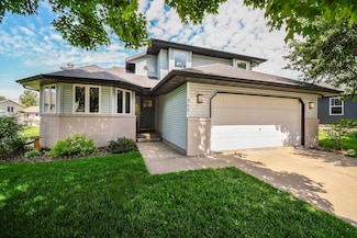 305 Prairie Grass Trail, de Forest, WI 53532