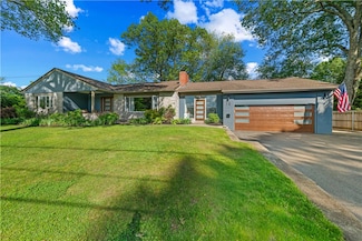 14 Twin Oak Dr, Warwick, RI 02889