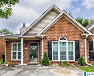 123 Hayesbury Ln, Pelham, AL 35124