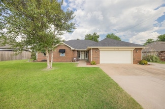 9704 Lakeshore Dr, Oklahoma City, OK 73120