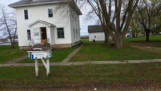 918 Center St, Bristow, IA 50611