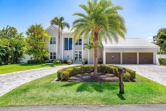 910 Jasmine Dr, Delray Beach, FL 33483