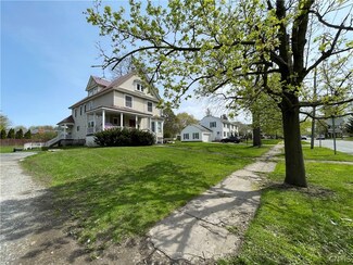 402 S Peterboro St, Canastota, NY 13032