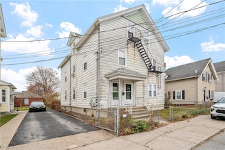 13 Elizabeth St, Cumberland, RI 02864