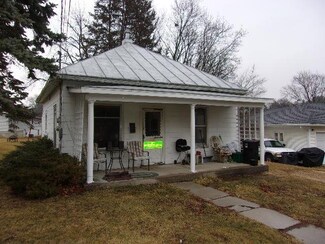 360 E Madison St, Platteville, WI 53818