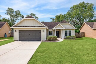 11921 22nd St, Santa Fe, TX 77510
