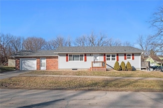 200 W Cynthia St, Mc Louth, KS 66054