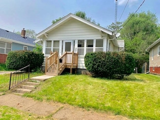 2219 Lincoln Ave, Des Moines, IA 50310