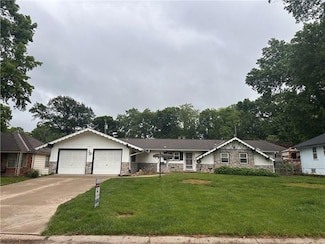 3517 Shady Bend Dr, Independence, MO 64052