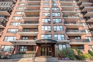 10 Huron Ave Unit 3B, Jersey City, NJ 07306