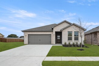 3131 Manchester Dr, Cleburne, TX 76031