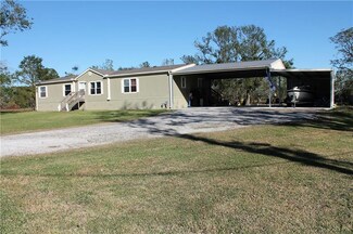 5445 James Clark Dr, Sulphur, LA 70665