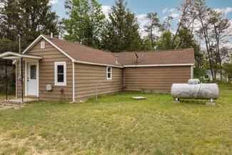 2091 Leisure Ln, Grayling, MI 49738