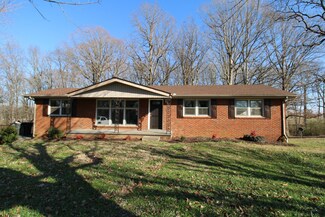 1302 Ellington Dr, Lafayette, TN 37083