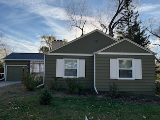 651 River Rd, Windom, MN 56101