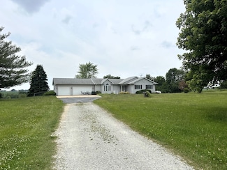 27561 Pilgrim Rd, Sterling, IL 61081