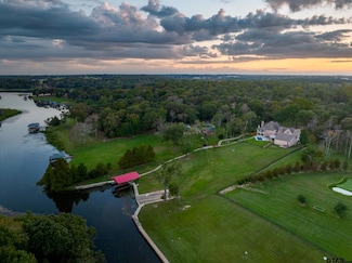 2001 Rose Pointe, Athens, TX 75752