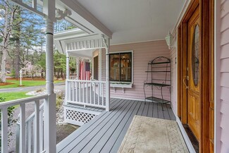 2 Sparrow Ct, Litchfield, NH 03052