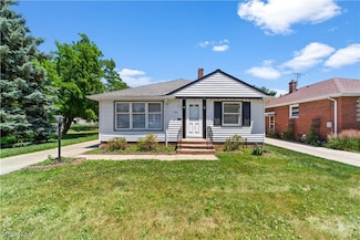 329 E 309th St, Willowick, OH 44095