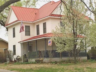 703 E 2nd St, Eureka, KS 67045