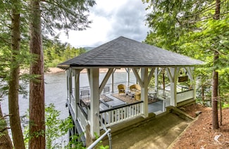 1127 Springfield Rd, Wilmington, NY 12997