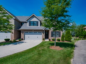 615 Bourbon Ln, Naperville, IL 60565