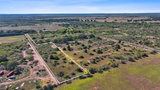 12 Witter Rd, Dale, TX 78616