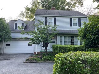 1224 Richmond Rd, Cleveland, OH 44124
