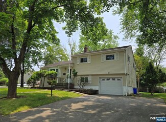 62 Asmus Rd, Closter, NJ 07624