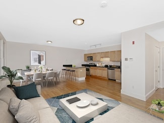 429 Norfolk St Unit 13, Somerville, MA 02143