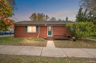 307 Ladd Rd Unit 1, Walled Lake, MI 48390