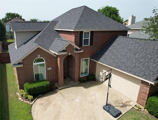 708 W Lonesome Dove Trail, Arlington, TX 76001