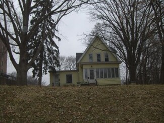 422 W Nelson St, Marion, IN 46952