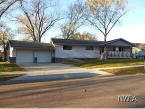 304 E Jefferson St, Elk Point, SD 57025