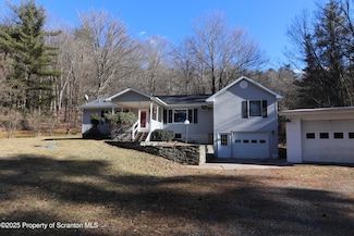 11 Wilderness Dr, Tunkhannock, PA 18657