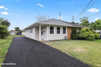 7 Saint Moritz Place, Toms River, NJ 08753