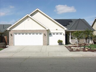 4692 W Cornell Ave, Fresno, CA 93722