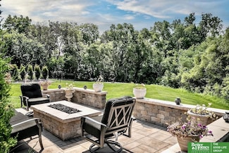 1426 S 200th Cir, Omaha, NE 68130