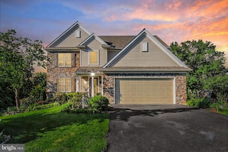 179 Village Glen Dr, Harrisburg, PA 17112