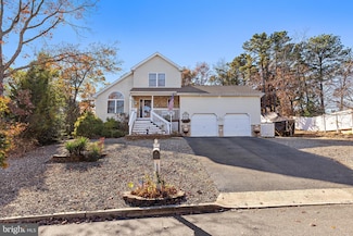 1057 Crew Ln, Manahawkin, NJ 08050