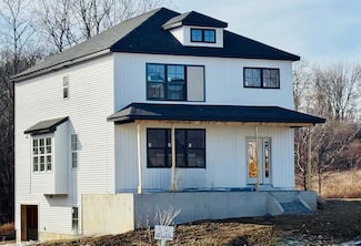 56 Townsend St, Beacon, NY 12508