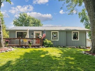 1118 Holly Dr, Norwalk, IA 50211