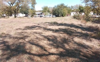 Lot 5 SW Blk First Ave, Waelder, TX 78959