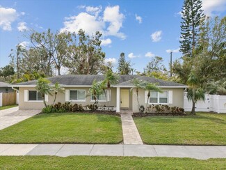 605 Gardenia St, Belleair, FL 33756