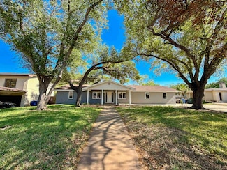 405 Westmont Dr, Laredo, TX 78041