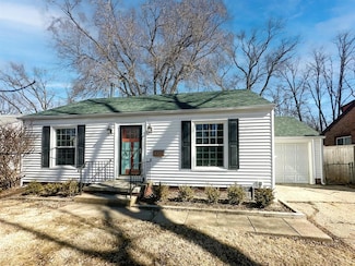 1337 48th St, Des Moines, IA 50311